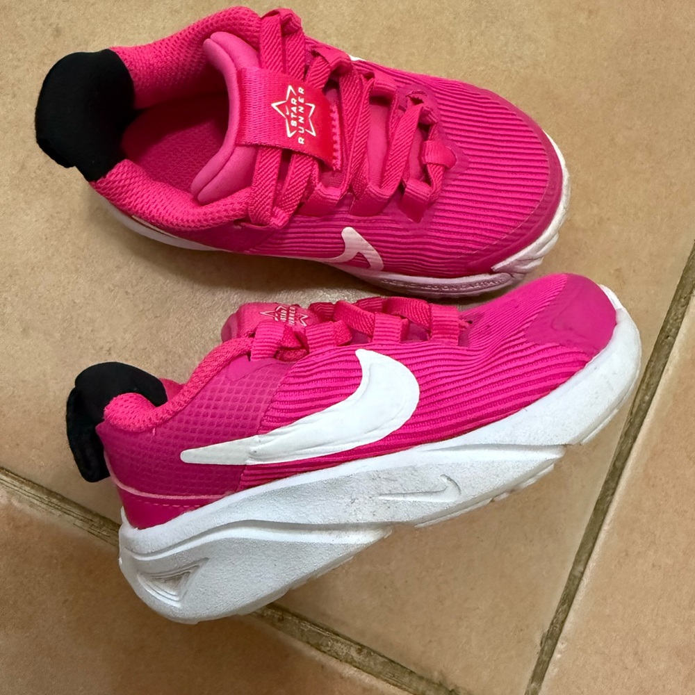 Nike Pink and White Sneakers with Breathable Mesh - Star Runner 4